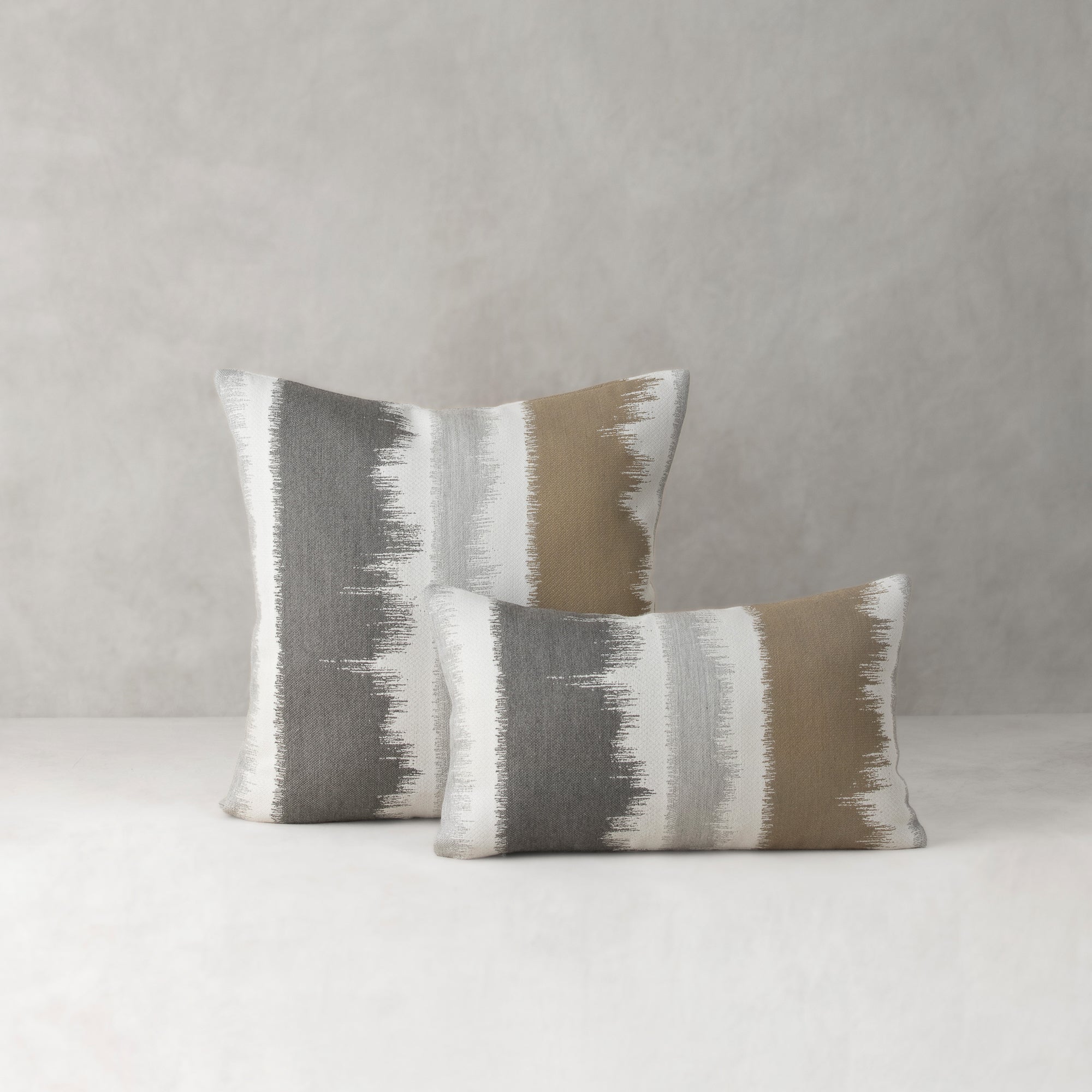 Murmur Camel | 20"x20"