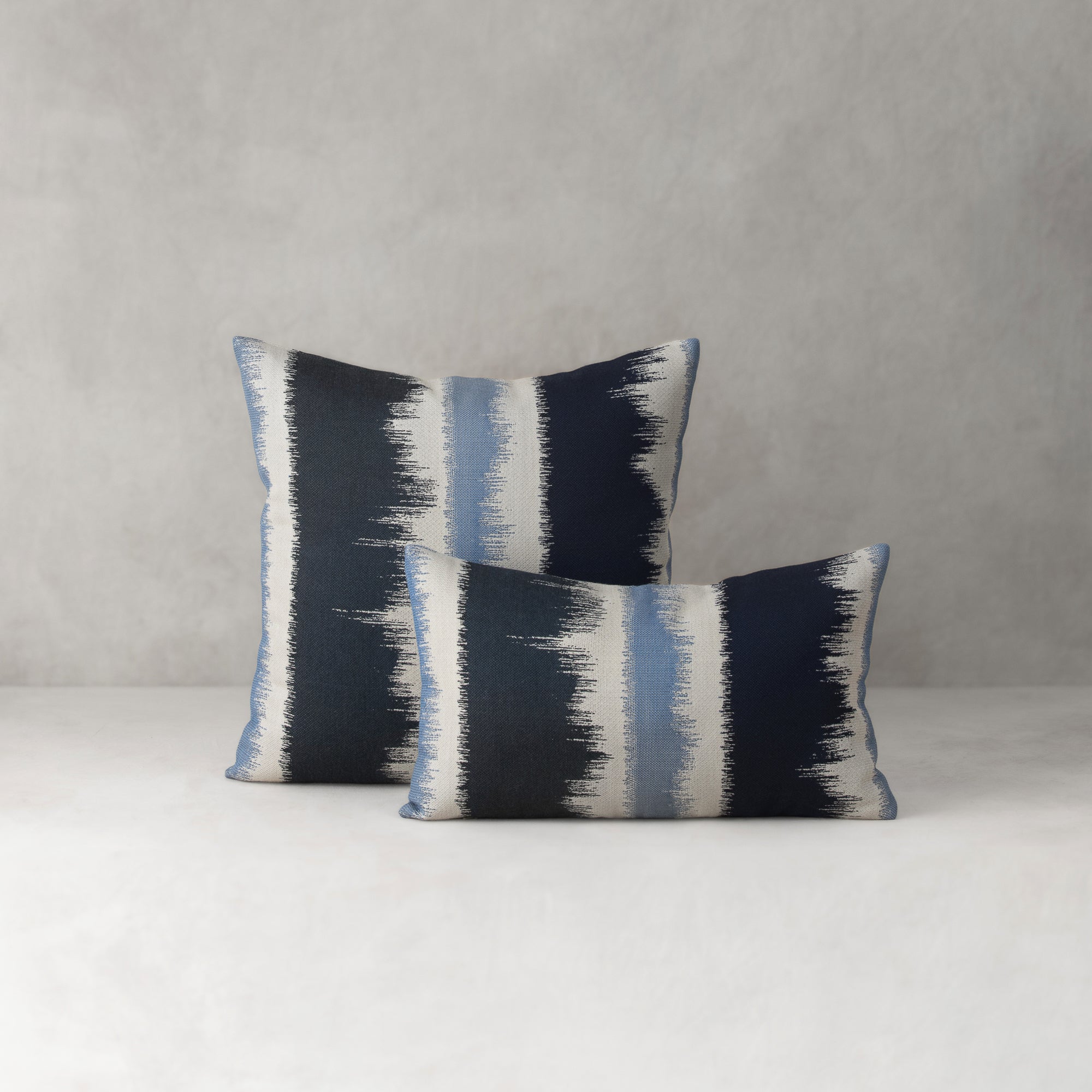 Murmur Midnight | 20"x20"