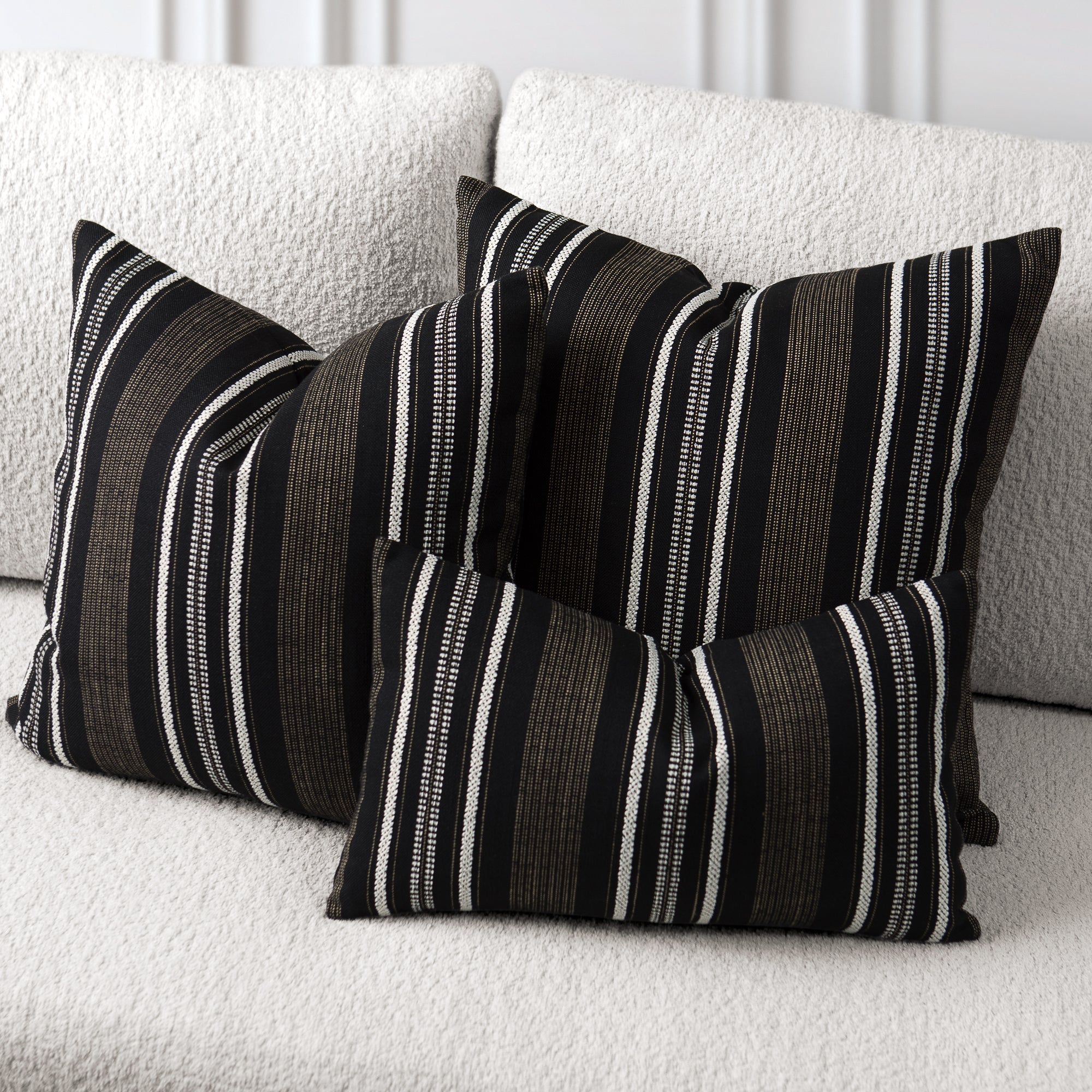 Pathway Ebony | 12"x20"